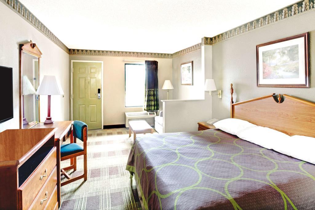 Super 8 Newnan Hotell Exteriör bild